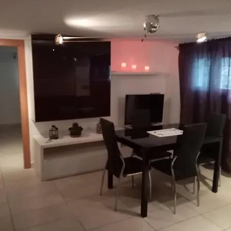 A Few Steps From Mestre Station Apartment *